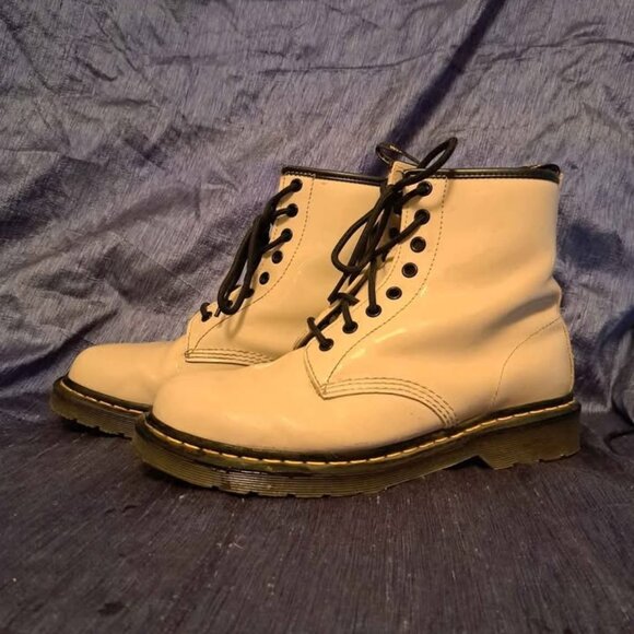 1460 Taupe Smooth Leather Lace up Dr Martens  Size 10 - Picture 1 of 3